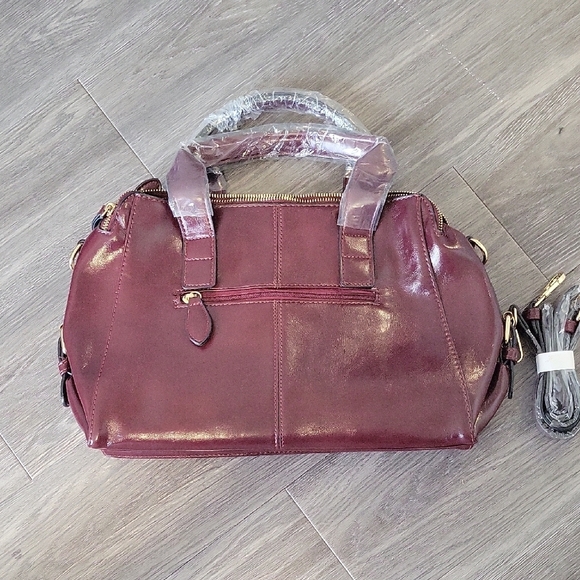 Elegant Burgundy Handbag - Picture 2 of 6